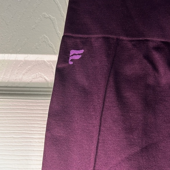 Fabletics high waisted purple leggings - Picture 4 of 6